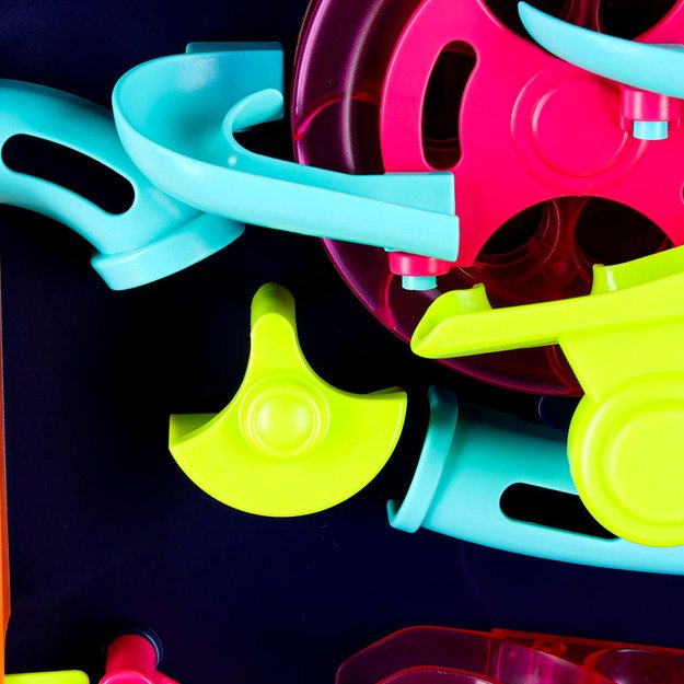 Kamuoliukų kliūčių ruožo arkadinis žaidimas, skirtas kamuoliukams