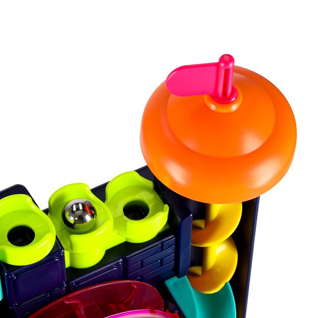 Kamuoliukų kliūčių ruožo arkadinis žaidimas, skirtas kamuoliukams