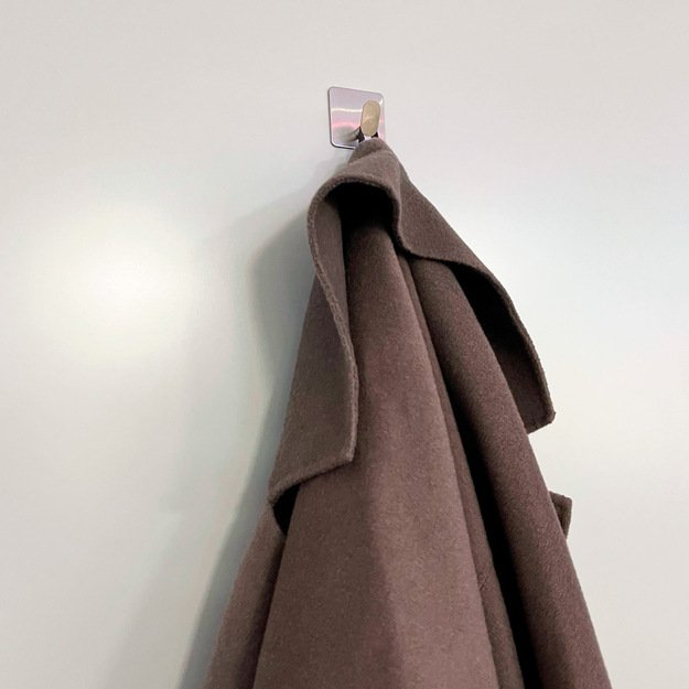 Lipnūs sidabriniai vonios kambario kabliukai ant sienos, 4 dalių rinkinys PROVISIONAL