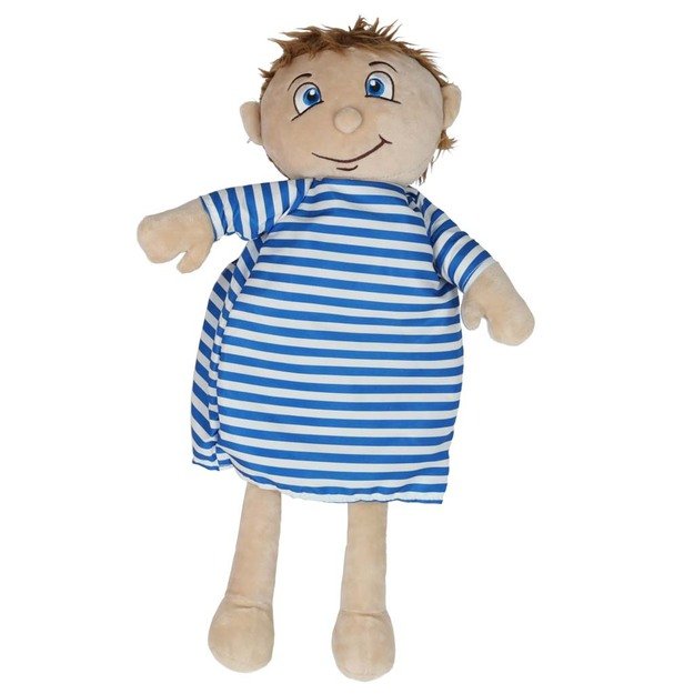 Anatomijos besimokantis berniukas su talismanu