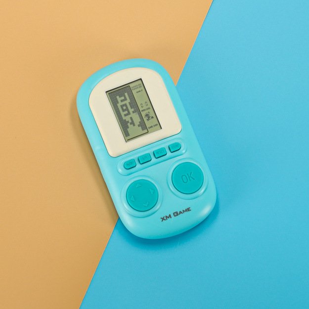 Elektroninio arkadinio žaidimo ne&scaron;iojamoji konsolė mėlyna