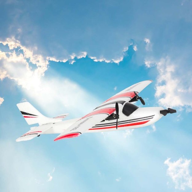 Nuotoliniu būdu valdomas  Cessna 182  sklandytuvas aerobatas 2,4 GHz orlaivis