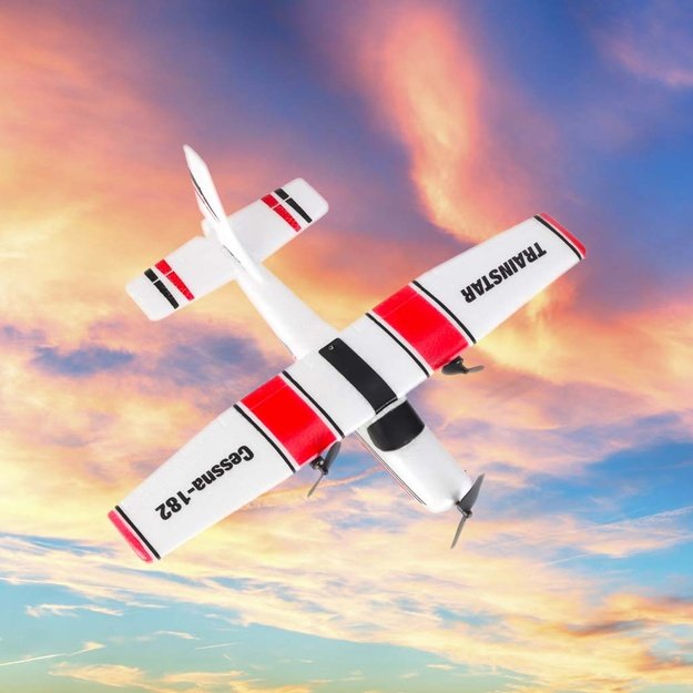 Nuotoliniu būdu valdomas  Cessna 182  sklandytuvas aerobatas 2,4 GHz orlaivis