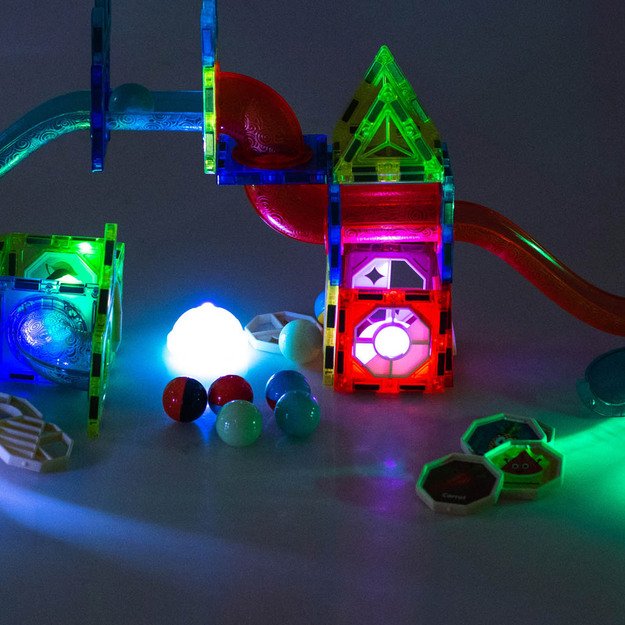 &Scaron;viečiantis magnetinis marmurinis rutuliukas 75el