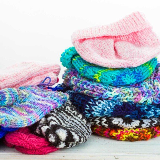 Mezgimo mašina su 48 virbalais + 4 siūlų kamuoliukais