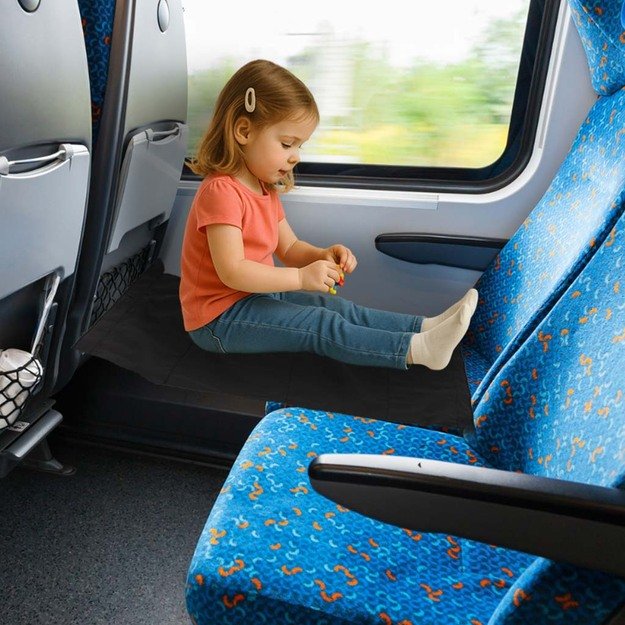 Vaiki&scaron;kas kelioninis kilimėlis lėktuvui ir traukiniui